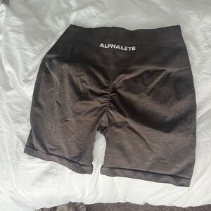 alphalete amplify 4.5 in short